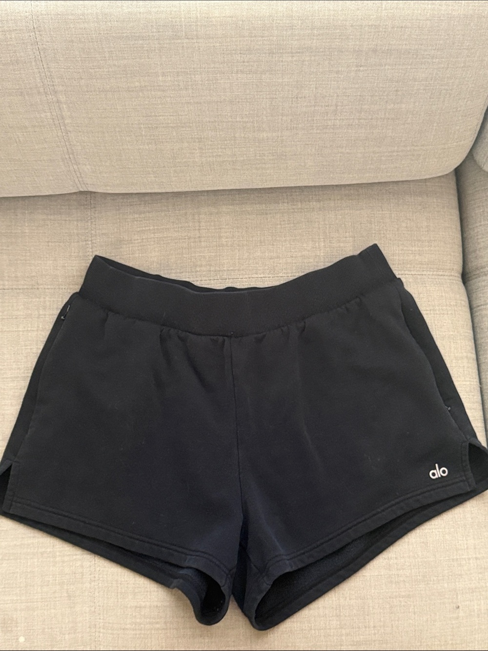 ALO Yoga Black Women's Athletic Shorts - Logo Detail Size Medium